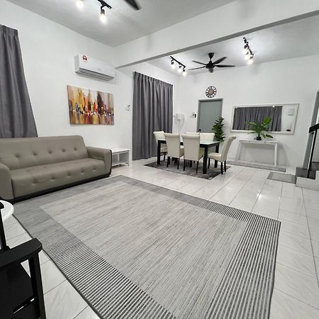 Rumah Melati By Impian Homestay Klia-Salak Tinggi-Nilai Sepang Exteriör bild